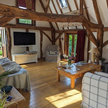 Cosy Listed Barn In Peaceful Country Village Granborough Экстерьер фото
