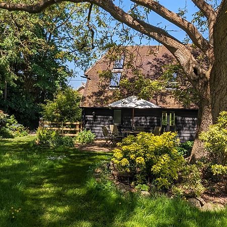 Cosy Listed Barn In Peaceful Country Village Granborough Экстерьер фото
